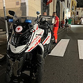 Incidente a Minori, turista straniero perde il controllo dello scooter e investe una donna /foto