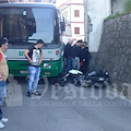 Incidente a Tramonti: moto contro autobus. Ferito centauro /FOTO