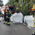 Incidente mortale a Salerno, camion perde il carico che travolge un gruppo di ciclisti: uno non ce l'ha fatta 