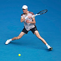 Jannik Sinner conquista la finale degli Australian Open: battuto Djokovic in quattro set