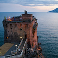 L'aperitivo più cool in Costa d'Amalfi? Di venerdì alla Torre Normanna