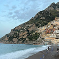 La Chiesa celebra il Venerdì Santo - Passione del Signore. Meteo: soleggiato. Good Morning Positano