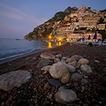 La Chiesa festeggia i Santi Angeli Custodi. Meteo: soleggiato al mattino. Good Morning Positano