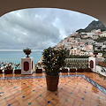 La Chiesa ricorda i Santi martiri Venanzio e compagni. Meteo: pioggia. Good Morning Positano