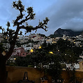 La Chiesa ricorda Santa Giovànna d'Arco. Meteo: sereno. Good Morning Positano