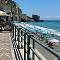 Maiori, il posto sulla spiaggia libera attrezzata comunale si può prenotare e pagare online