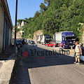 Maiori, incidente tra auto e scooter. Giovane finisce in ospedale /FOTO