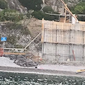 Maiori, la spiaggia dello "Sgarrupo" deturpata da maxi muro di cemento 