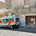 Malore nel bus per Amalfi, turista chiede di scendere e batte la testa: scortata in ambulanza dai Carabinieri