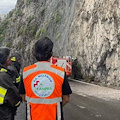 Maltempo in Costa d'Amalfi, distacco di pietre e detriti a Castiglione / FOTO 