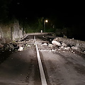 Massi sulla SS 163 a Positano, rischio chiusura /FOTO