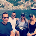 Melanie Griffith se la gode a Positano, sole e relax per l'attrice di "Una donna in carriera" e "Lolita"