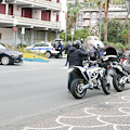 Motociclisti fermati e controllati a Maiori: provenivano da altre province campane. Scattano le sanzioni [FOTO]