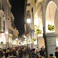 Movida fuori controllo a Cava de’ Tirreni: vetro dai balconi contro vandali notturni 