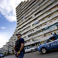 Napoli, smantellata la piazza di spaccio dei "Sette Palazzi" a Scampia: otto indagati 