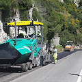 Nuova pavimentazione per l'"Amalfitana", proseguono tra Positano e Piano di Sorrento