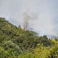 Nuovo incendio a Maiori, fiamme in località Badia di Santa Maria de' Olearia /FOTO e VIDEO