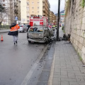 Paura questa mattina a Salerno: auto a fuoco, intervento dei Vigili del Fuoco