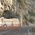 Pietre sulla strada, Amalfitana chiusa dopo Positano