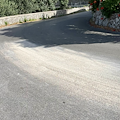 Pietrisco sulla strada Castiglione-Ravello, disagi per automobilisti 