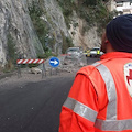 Piovono massi nella notte a Furore, strada chiusa poi riaperta