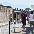 Pompei, entra con lo scooter nel parco archeologico: denunciato turista 