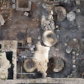 Pompei, scoperto un panificio-prigione dove gli schiavi erano sfruttati per macinare il grano /VIDEO