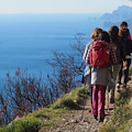 Positano: Sentiero degli Dei interdetto da otto mesi, turisti scavalcano transenne