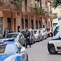 Rapinano portavalori e feriscono vigilantes, ladri in fuga a Salerno: si indaga 