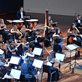 Ravello, 11 luglio il violino di Laura Marzadori solista d’eccezione nel concerto della Filarmonica di Benevento diretta da Michele Spotti