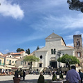 Ravello, bagarre in un negozio: rompono pezzo di ceramica, turisti inveiscono contro titolare