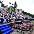 Ravello Festival 2018: sold out e applausi a scena aperta per la "prima". Torta sul palco per Esa-Pekka Salonen