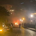 Ravello, paura per un'auto a gas in fiamme /foto /video