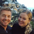 Rick Cosnett, l'attore di "Vampire Diaries" e "Flash" in vacanza a Positano 