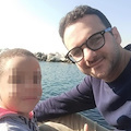 Rischia di perdere il figlio, l'appello disperato un padre di Quarto: «Aiutatemi, vogliono trasferirlo in Inghilterra»