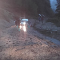 Ritorna la pioggia e solito smottamento sulla Ravello-Chiunzi. Strada non percorribile [FOTO]