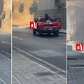 Salerno, auto in fiamme in via Torrione /foto /video