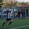 Scopre della morte della mamma durante l'intervallo, Francesco resta in campo e segna due gol 