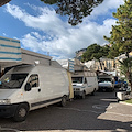 Scuole chiuse per evitare contatti ravvicinati, ma a Minori il mercato si fa /FOTO