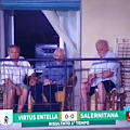 Serie B, Entella-Salernitana dal balcone: così i tifosi guardano le partite nell'era Covid