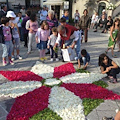 Solennità Corpus Domini, a Ravello tappeti di fiori e grande partecipazione [PROGRAMMA]