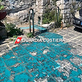 Sorrento: colora di blu basolato di Marina Grande con sversamenti illeciti, denunciato e multato