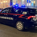 Spara piombini da un'auto in corsa e ferisce passanti tra Minori e Maiori: preso il responsabile 