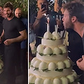 Stefano De Martino compie 35 anni, tra le torte una cascata di delizie al limone della Pasticceria Pansa di Amalfi