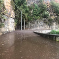 Strada interrotta tra Praiano e Positano: la tempesta trascina a valle fango dal costone interessato dall’incendio