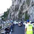 Taxi in avaria a Castiglione, traffico in tilt nel week-end di Ferragosto sull'Amalfitana [FOTO]