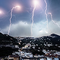 Torna l’allerta meteo: temporali dalle 21, criticità Gialla