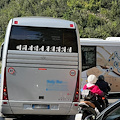 Traffico intenso in Costiera Amalfitana, ausiliari del traffico attivi a Minori e Castiglione