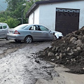 Tramonti, auto intrappolata nel fango. Rischi su strada di Campinola [FOTO]