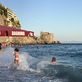 Tramonti, Comune organizza campo estivo per bambini sulla spiaggia di Maiori /DOMANDE ENTRO IL 19 AGOSTO